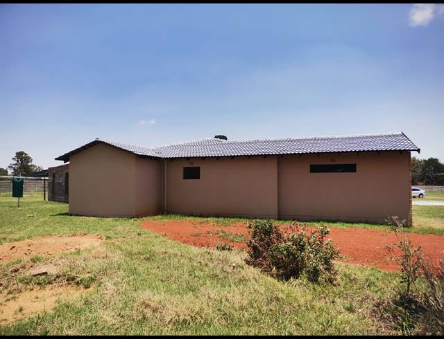 5 BEDROOM FREEHOLD FOR SALE IN BENONI ORCHARDS AH
